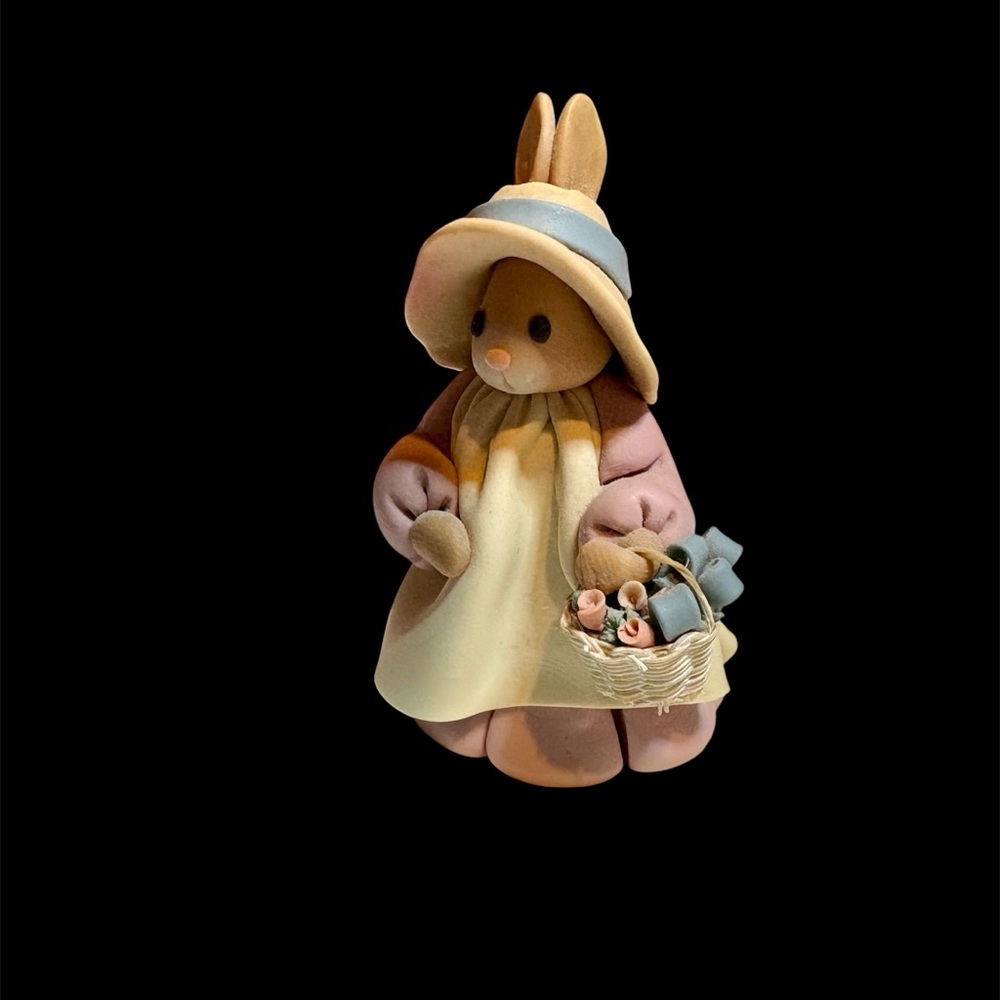 Handmade miniature clay bunny figurine - Picture 6 of 6